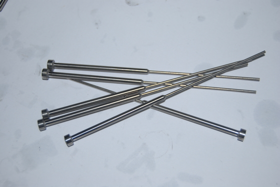 DIN1530C DIN1530CH Square Ejector Pins Cetakan, Bahu DME Die Ejector Pins