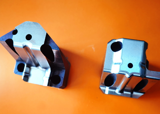 Perangkat Keras Bagian Cetakan Presisi Mould Core Die Tooling Cavity